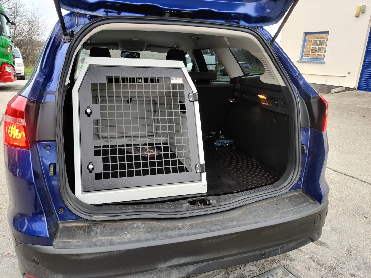 DB47 - Single Dog Transport Cage