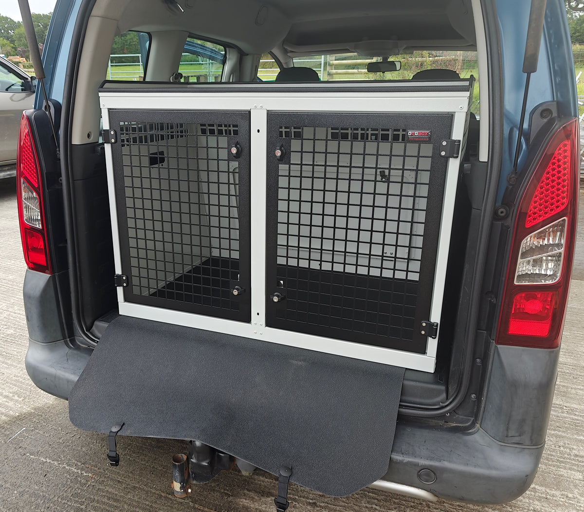 DB444 - Double Dog Transport Cage