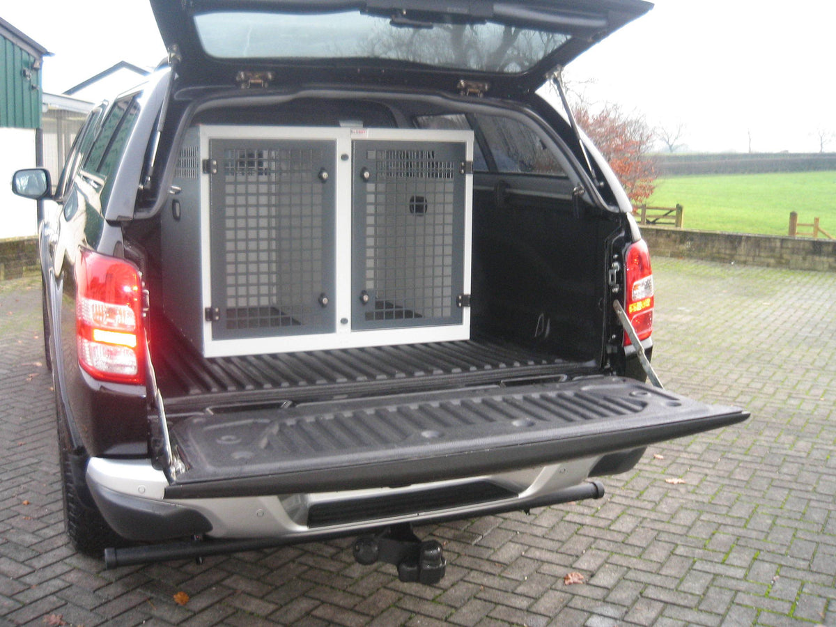 DB16 - Medium Double Dog Transport Cage
